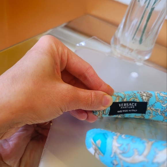 Versace - Picture 5 of 8